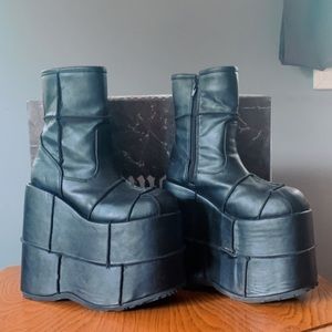 Stack 201 - Platform Boots